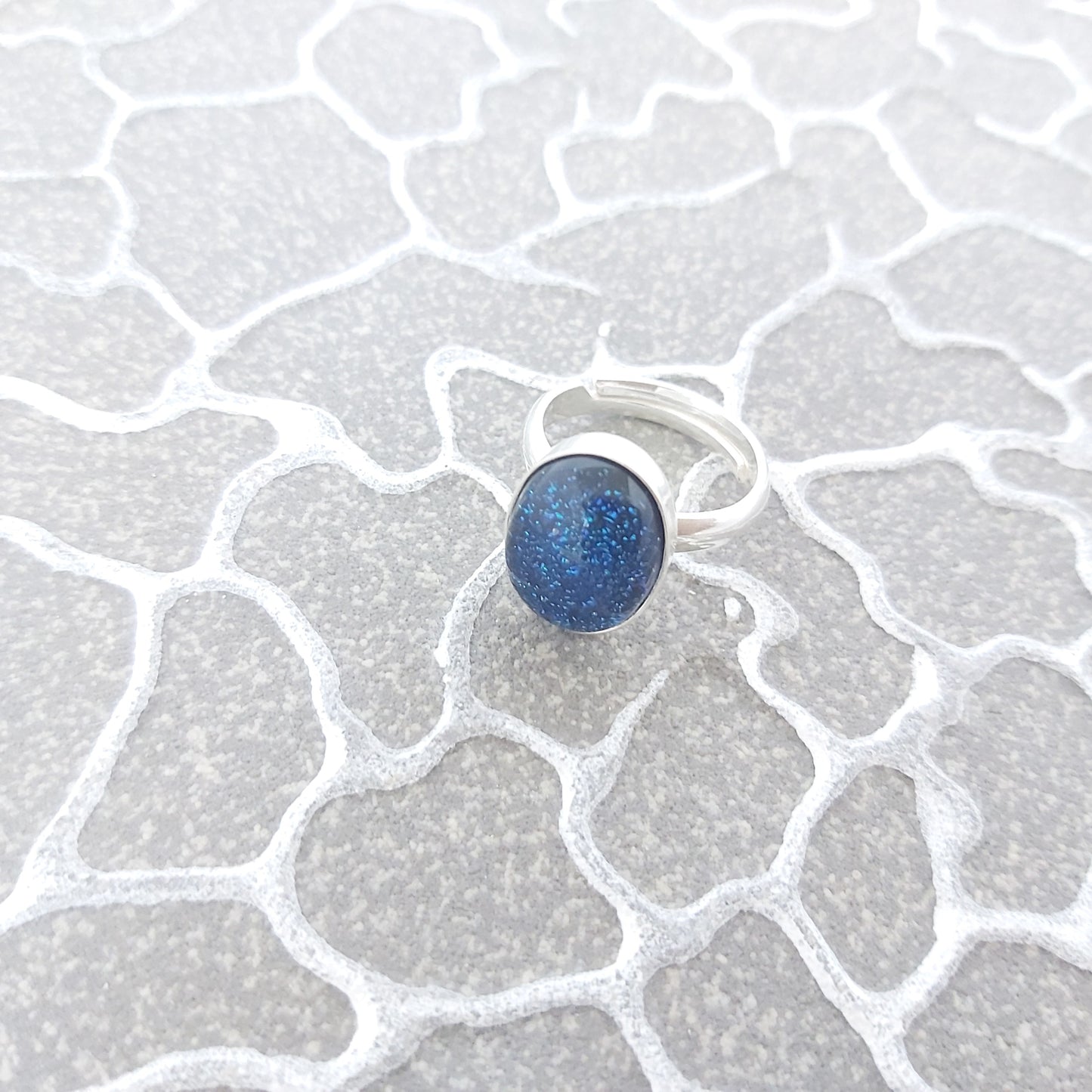 Handsmidd, Justerbar Ring av Silver med Silverinfattat Handgjort Dikroiskt Glas (925 Sterling Silver)