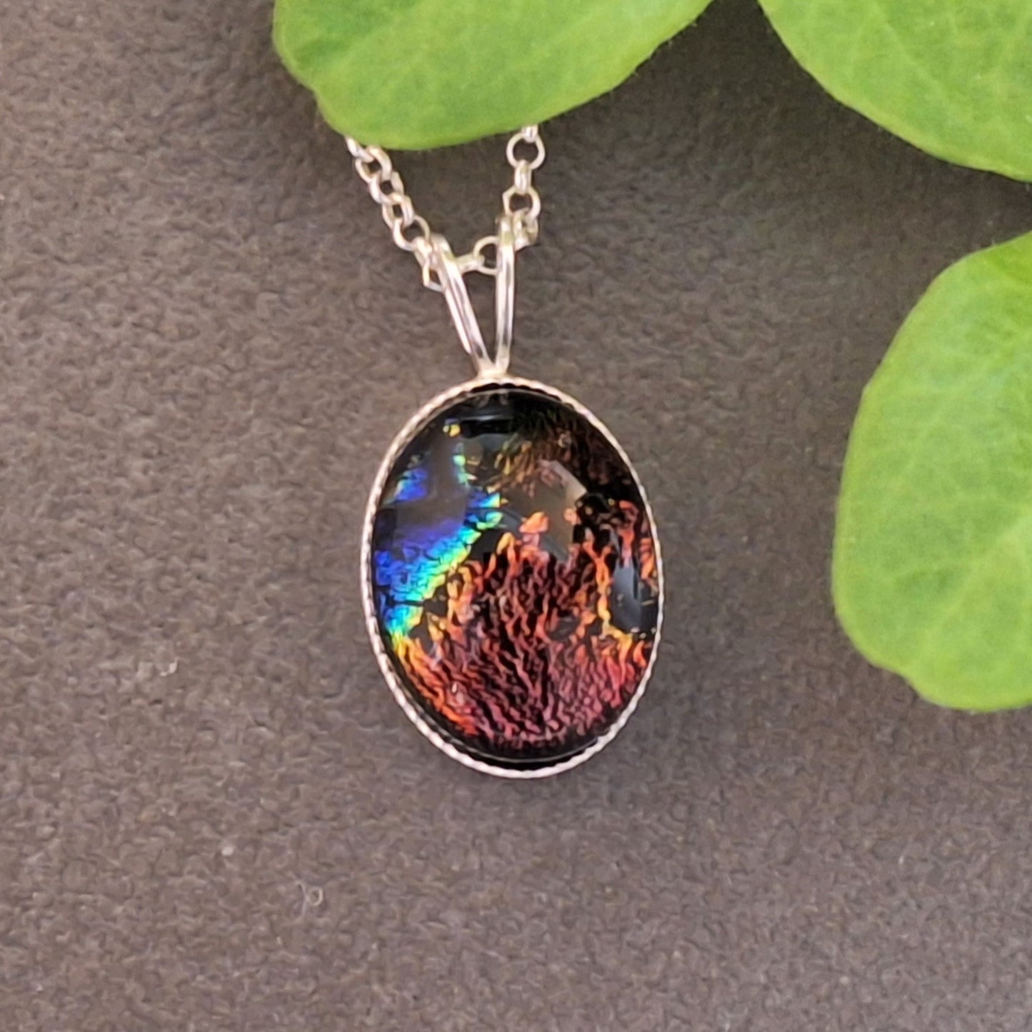 Smält glas halsband