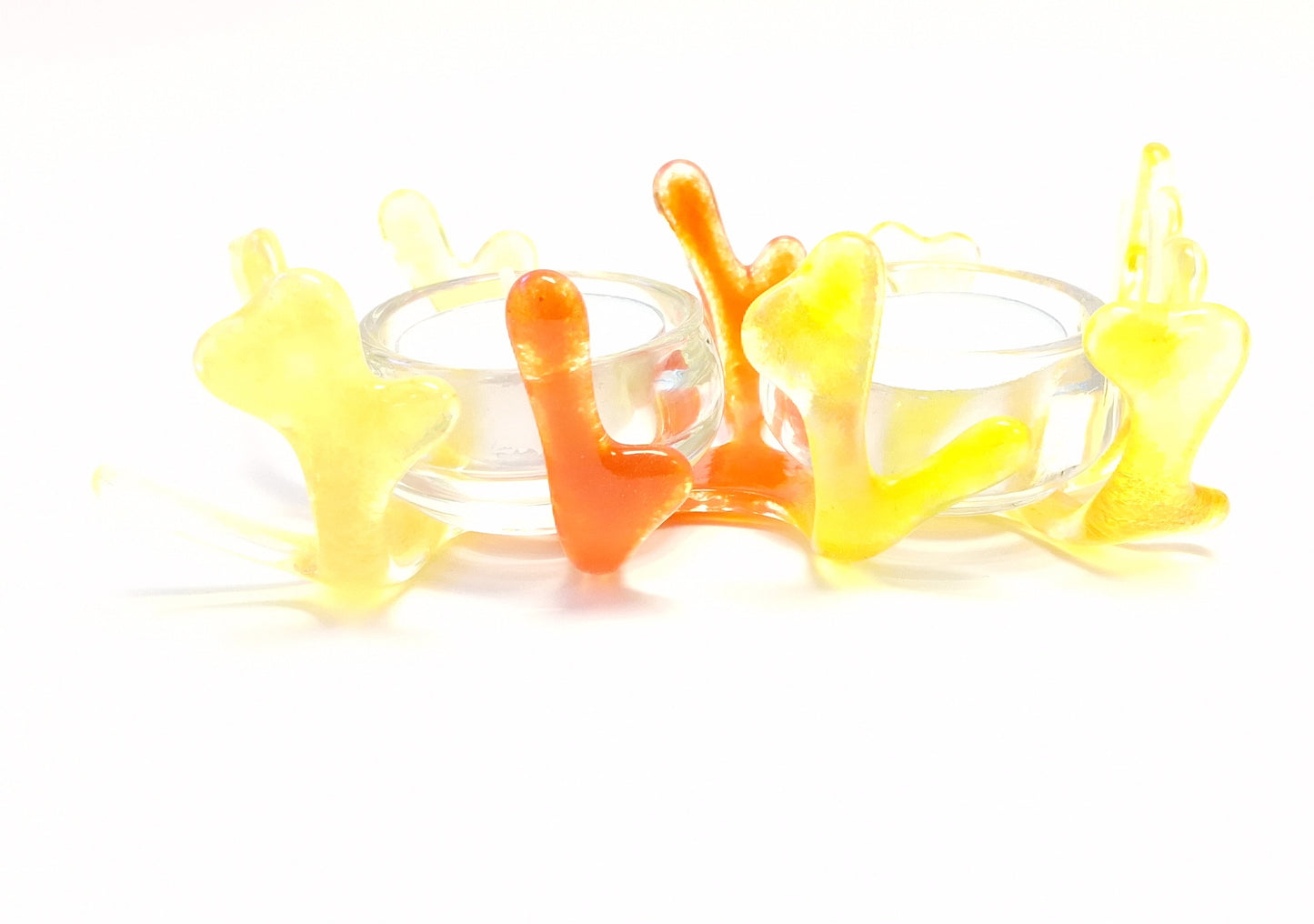 Handgjord värmeljusstake av glas-orange och gul
