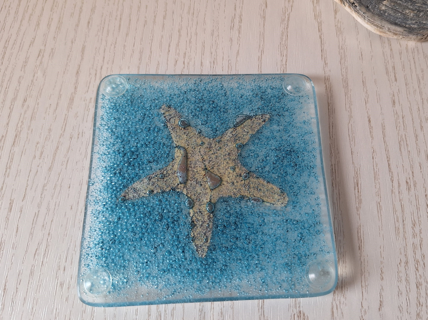 Glasunderlägg med Blå Bubblor och Gyllene Sjöstjärnor