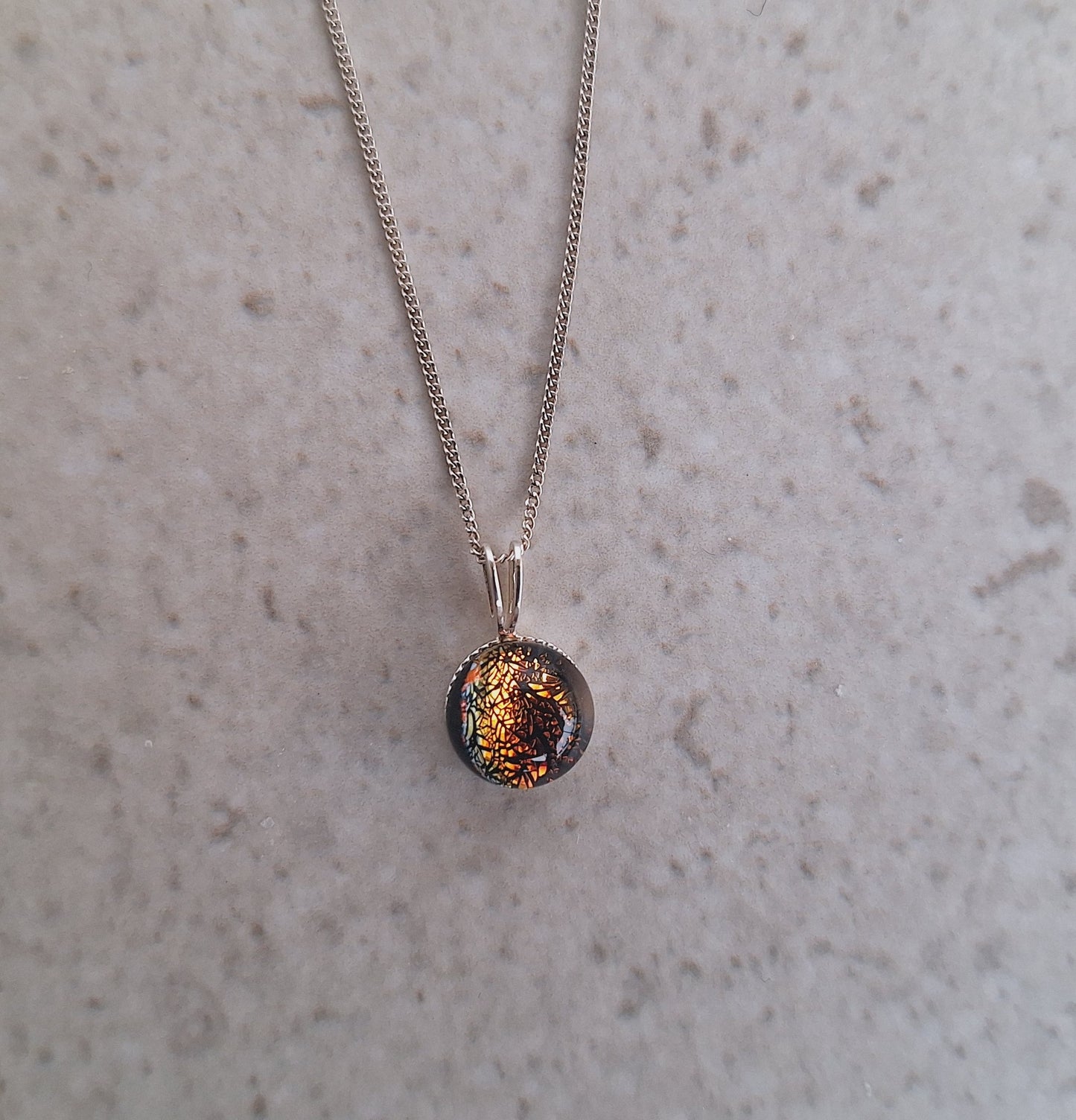 Smält Glas Halsband