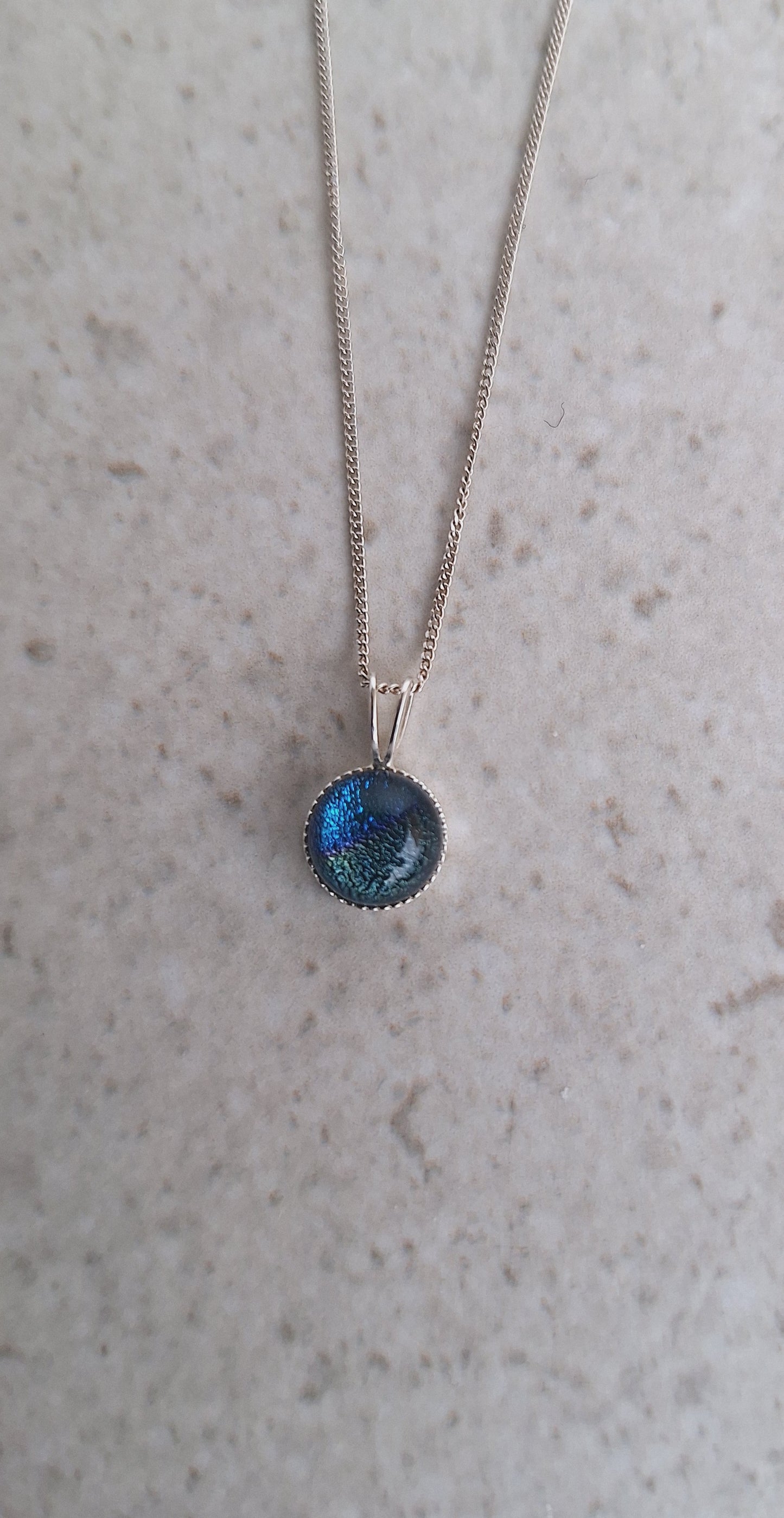 Smält Glas Halsband